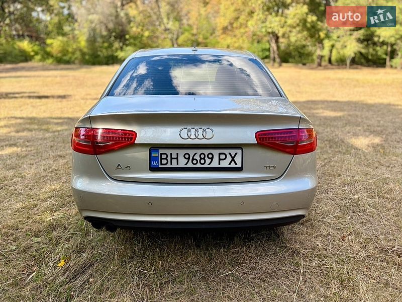 Седан Audi A4 2012 в Одесі