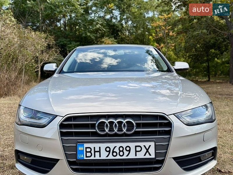 Седан Audi A4 2012 в Одесі
