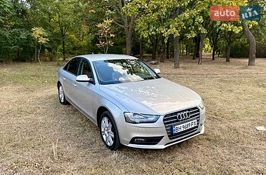 Седан Audi A4 2012 в Одесі