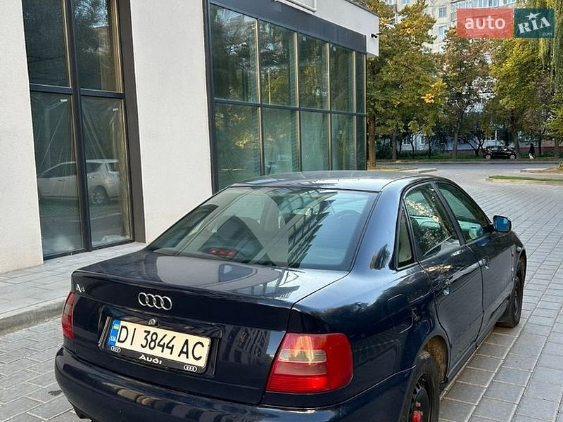 Седан Audi A4 1997 в Ровно