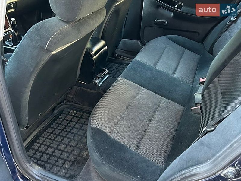 Седан Audi A4 1997 в Ровно