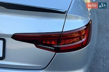 Седан Audi A4 2017 в Хмельницком