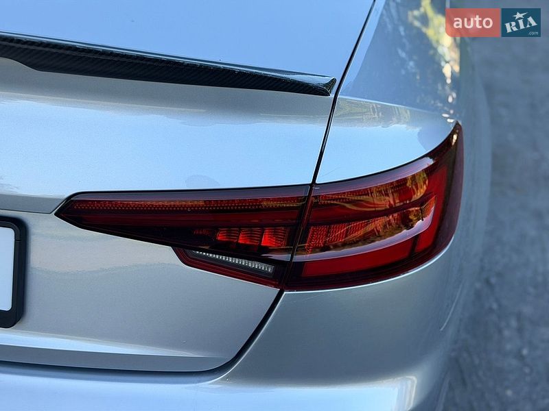 Седан Audi A4 2017 в Хмельницком