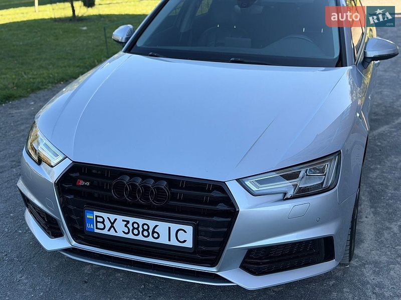 Седан Audi A4 2017 в Хмельницком