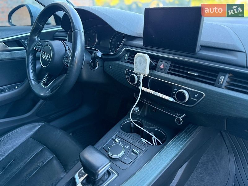 Седан Audi A4 2017 в Хмельницком