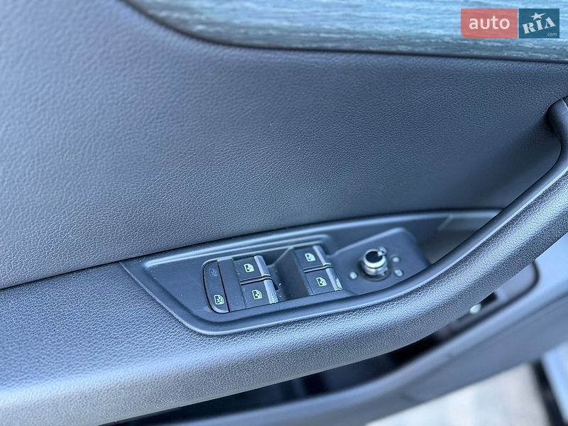 Седан Audi A4 2017 в Хмельницком