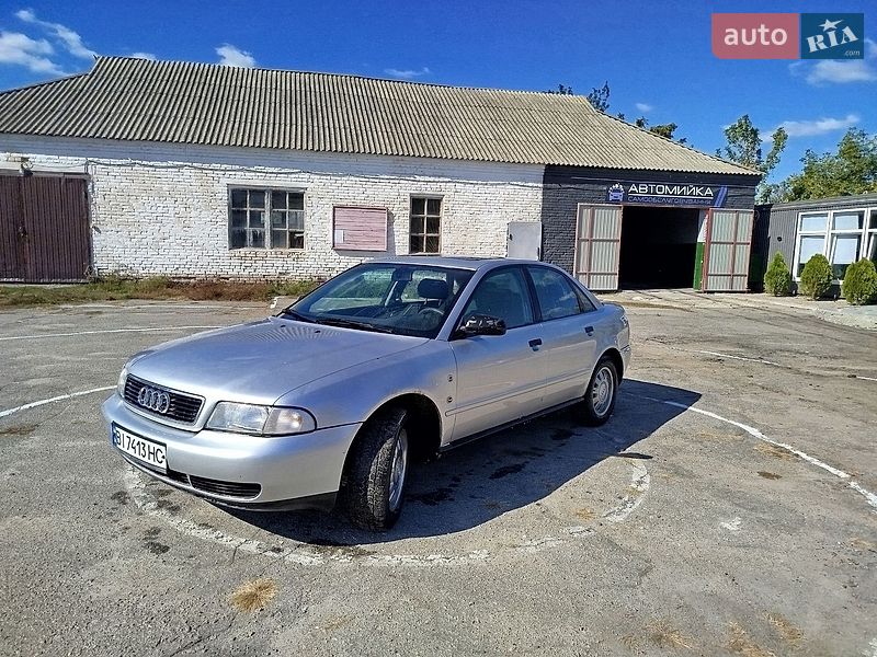 Седан Audi A4 1994 в Глобине