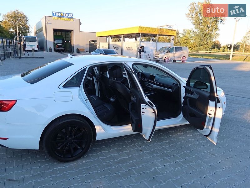 Седан Audi A4 2017 в Львові