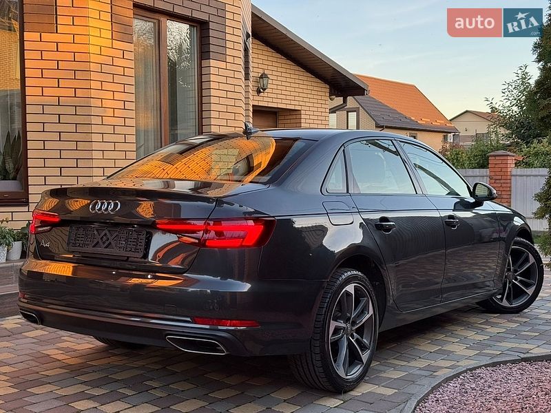 Седан Audi A4 2019 в Виннице
