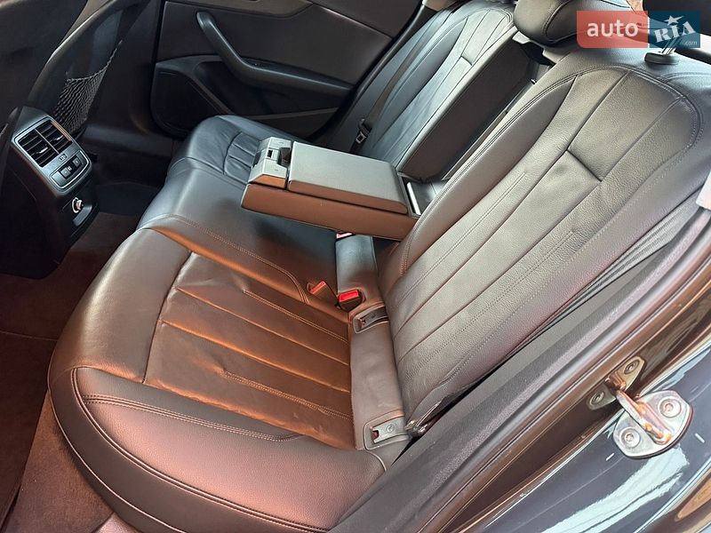 Седан Audi A4 2019 в Виннице