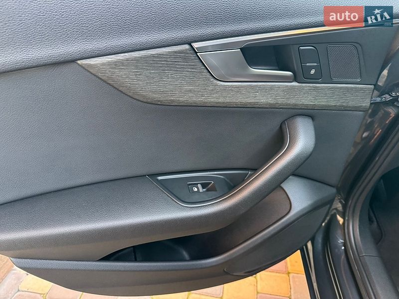 Седан Audi A4 2019 в Виннице