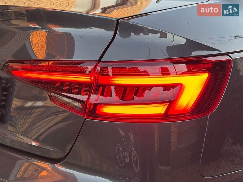Седан Audi A4 2019 в Виннице