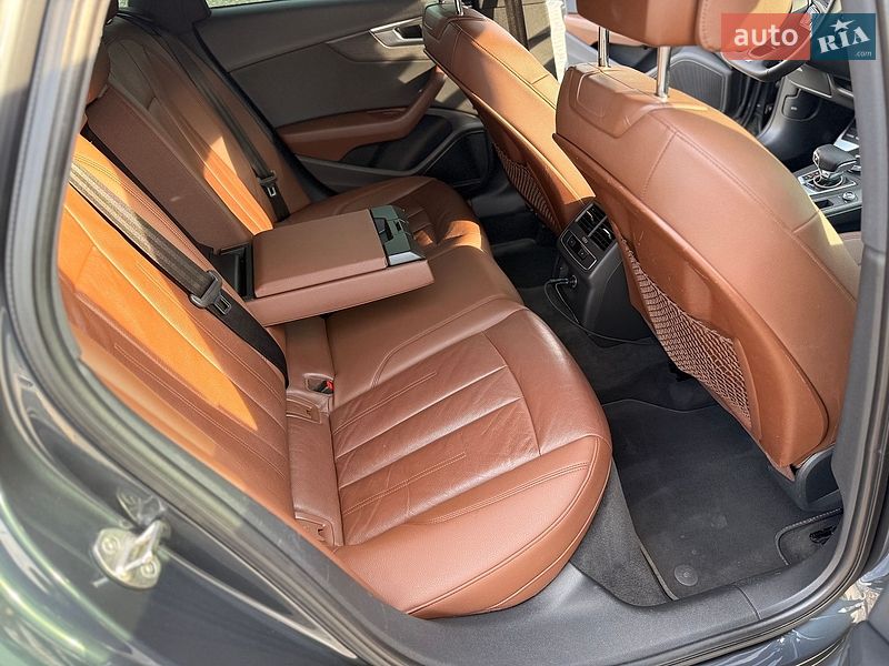Седан Audi A4 2017 в Дніпрі