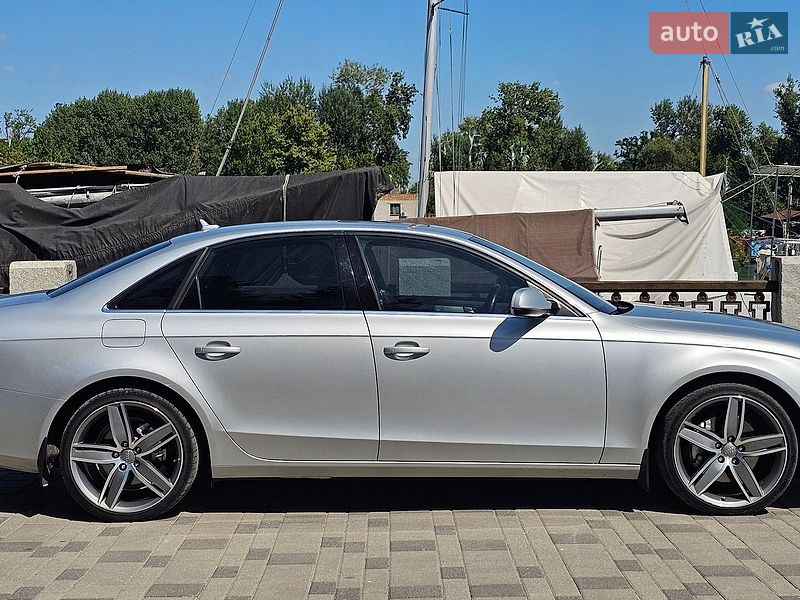 Седан Audi A4 2012 в Днепре