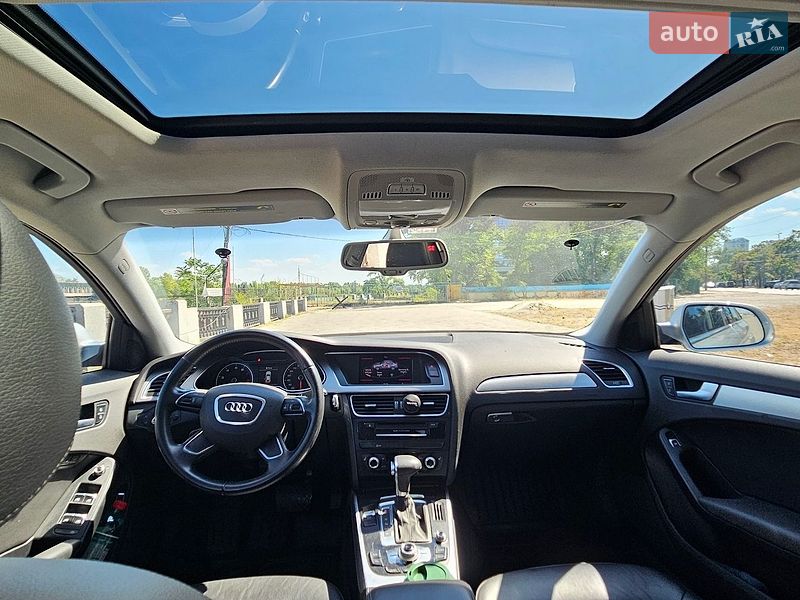 Седан Audi A4 2012 в Днепре