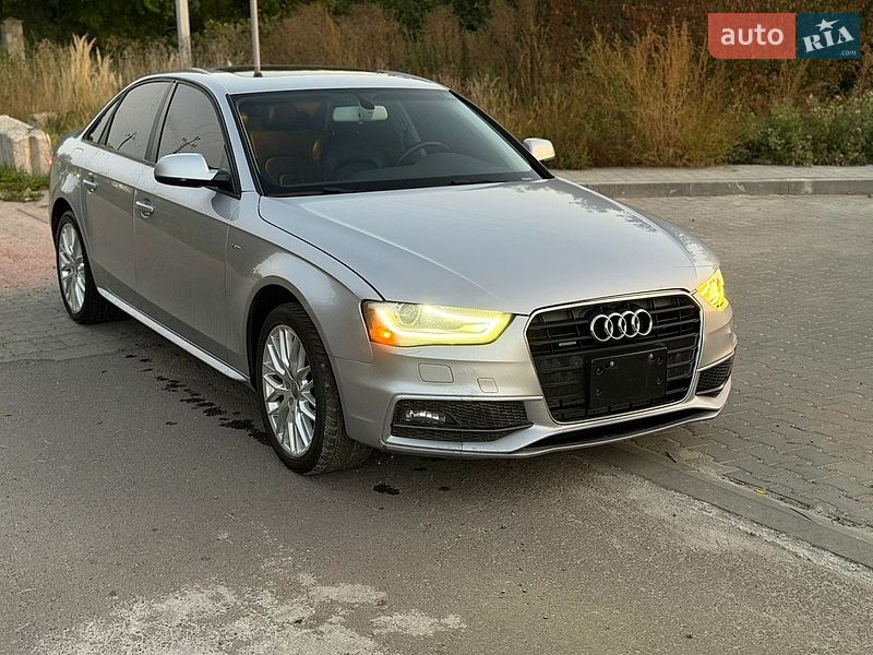 Седан Audi A4 2015 в Львове