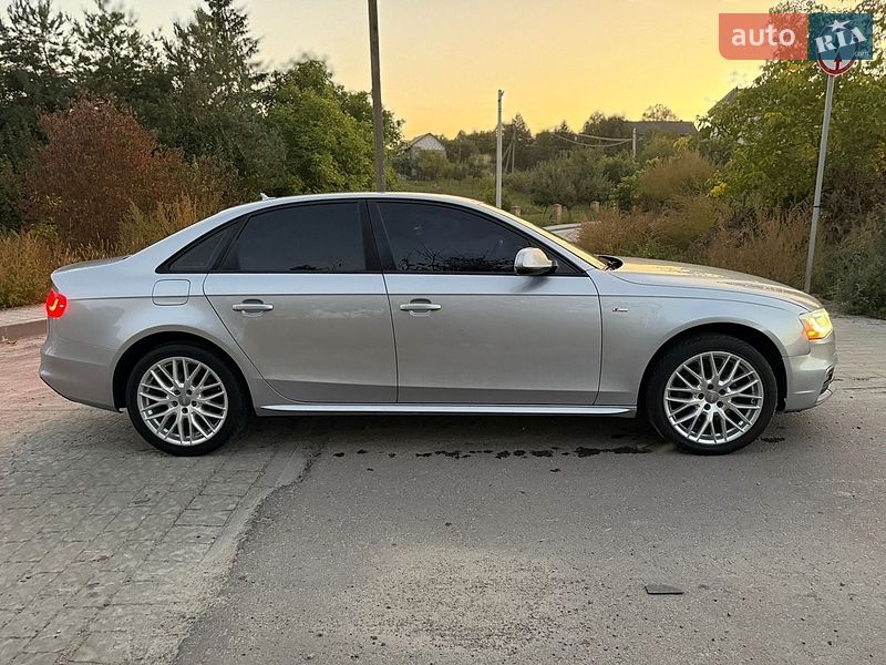 Седан Audi A4 2015 в Львове