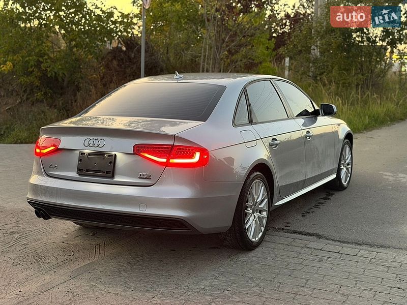 Седан Audi A4 2015 в Львове