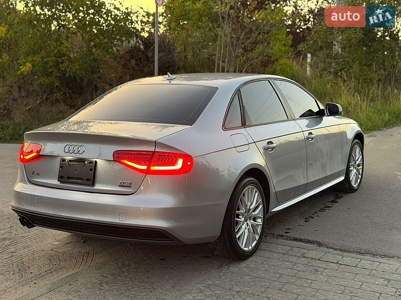 Седан Audi A4 2015 в Львове