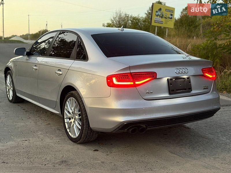 Седан Audi A4 2015 в Львове