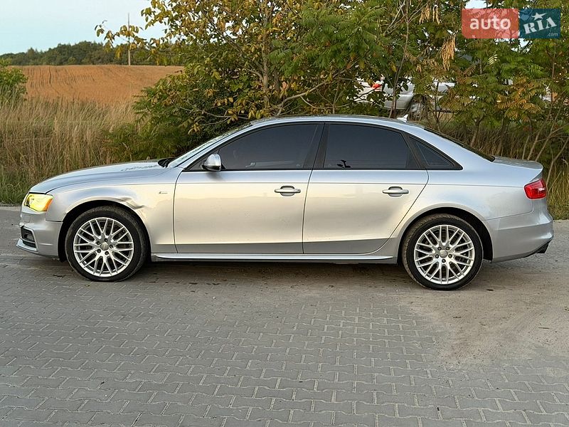 Седан Audi A4 2015 в Львове