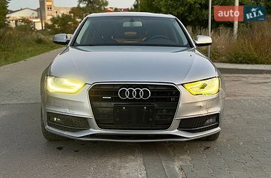 Седан Audi A4 2015 в Львове