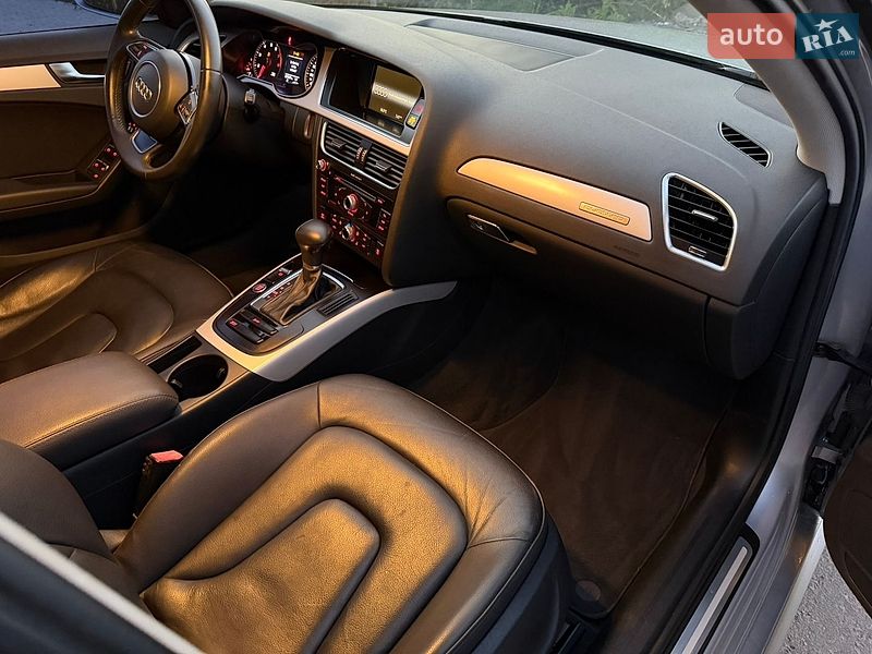 Седан Audi A4 2015 в Львове