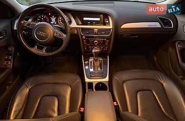 Седан Audi A4 2015 в Львове