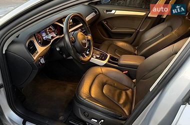 Седан Audi A4 2015 в Львове