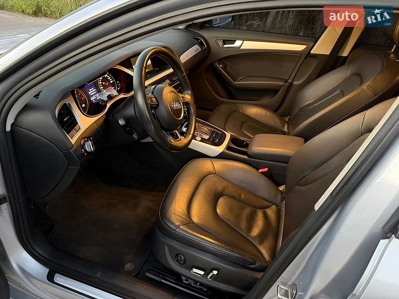 Седан Audi A4 2015 в Львове