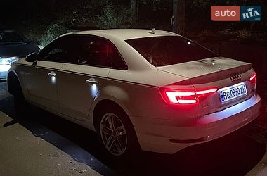 Седан Audi A4 2016 в Львові