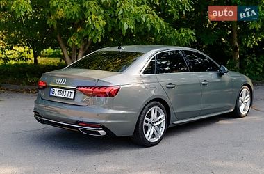 Седан Audi A4 2023 в Полтаві