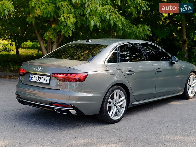 Седан Audi A4 2023 в Полтаві