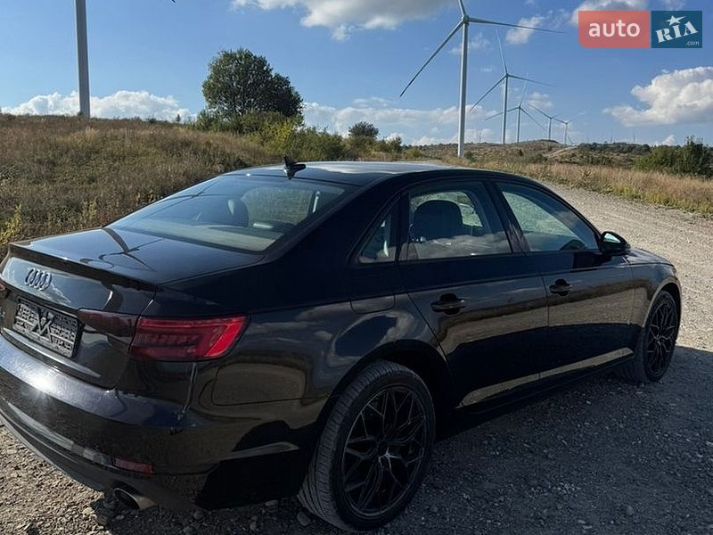 Седан Audi A4 2016 в Винниках