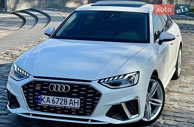 Седан Audi A4 2022 в Києві