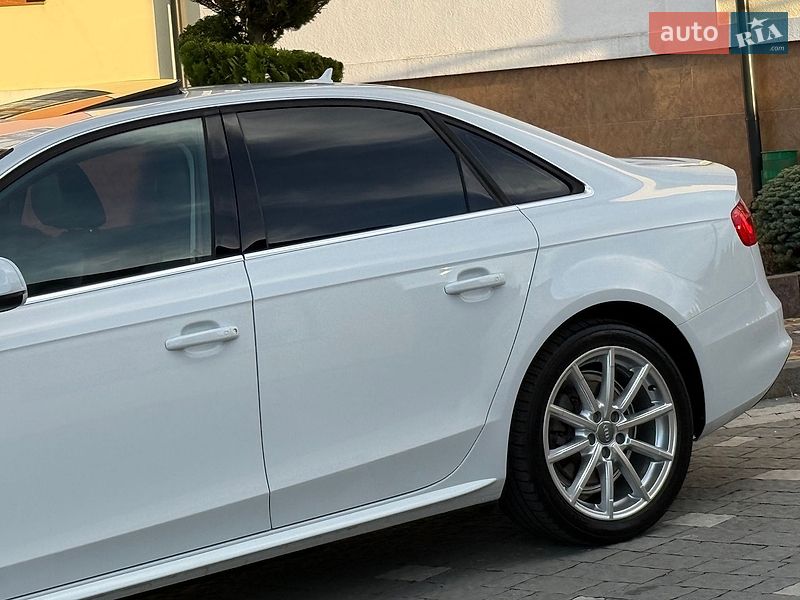 Седан Audi A4 2014 в Дрогобыче