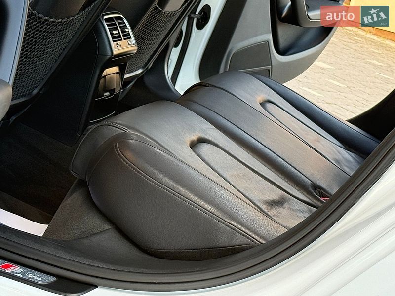 Седан Audi A4 2014 в Дрогобыче