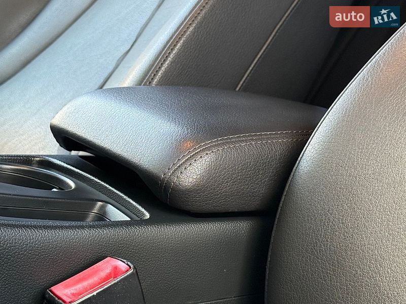 Седан Audi A4 2014 в Дрогобыче