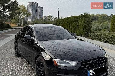 Седан Audi A4 2015 в Дніпрі