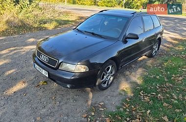 Універсал Audi A4 1998 в Смілі