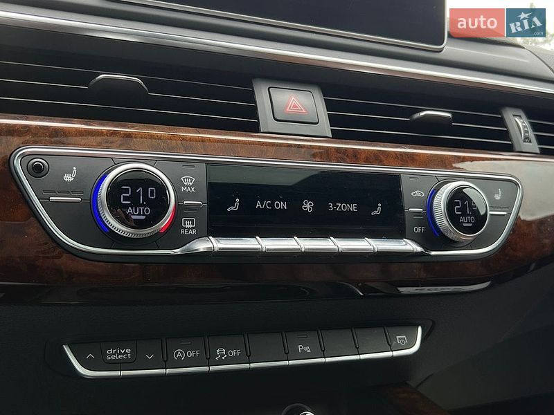 Седан Audi A4 2018 в Львове