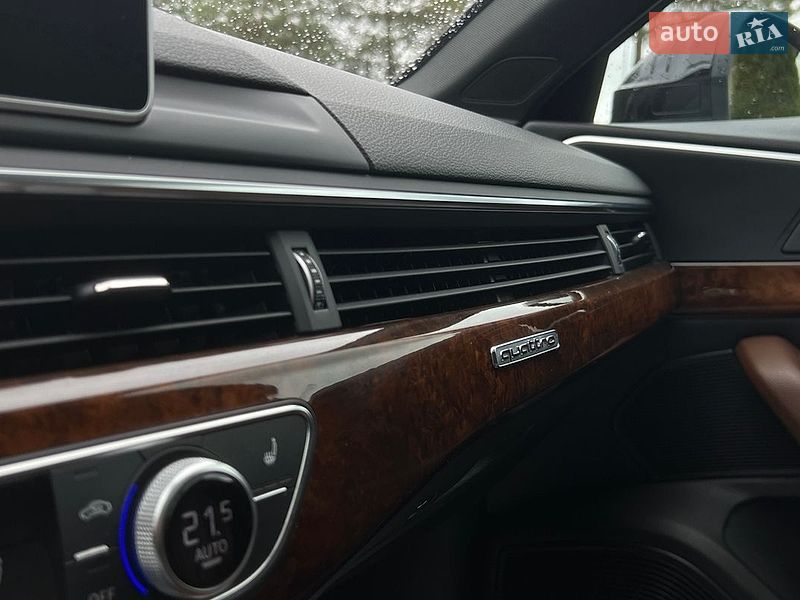 Седан Audi A4 2018 в Львове