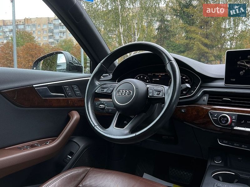 Седан Audi A4 2018 в Львове