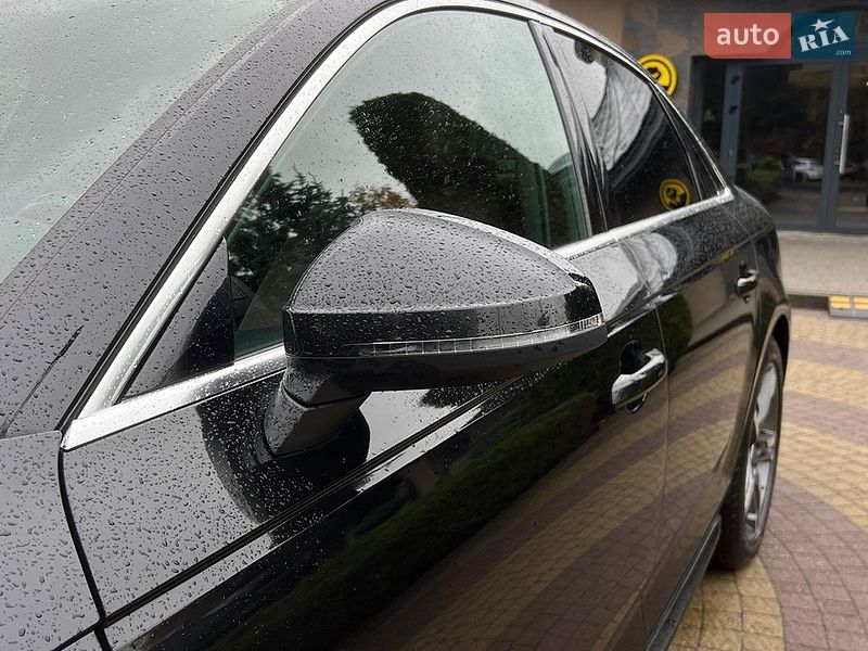 Седан Audi A4 2018 в Львове