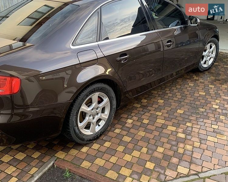 Седан Audi A4 2011 в Киеве