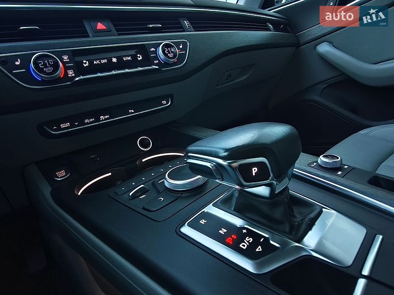 Седан Audi A4 2019 в Ивано-Франковске