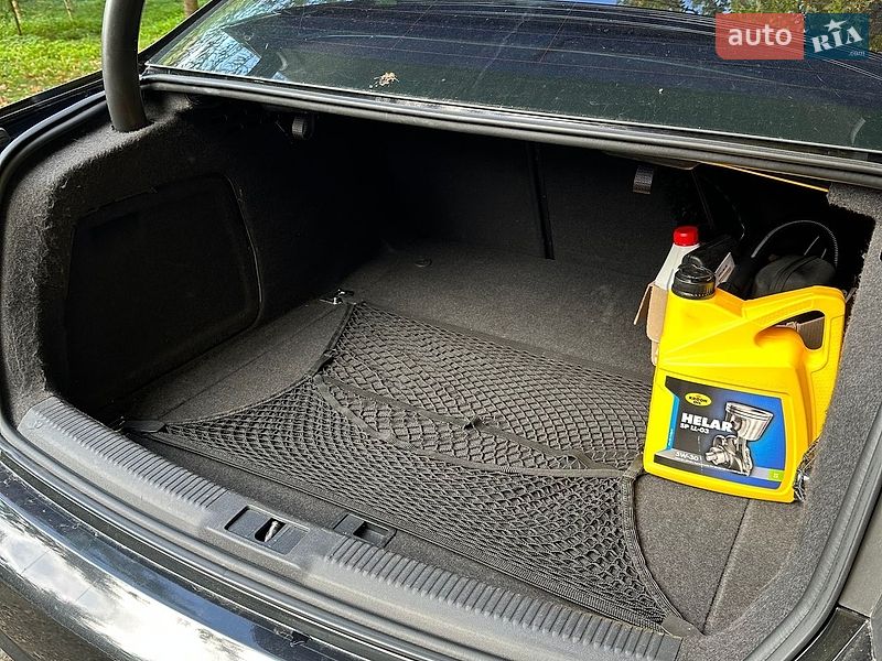 Седан Audi A4 2012 в Луцьку