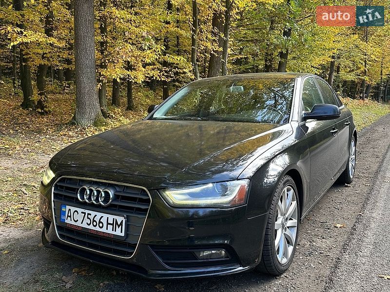 Седан Audi A4 2012 в Луцьку