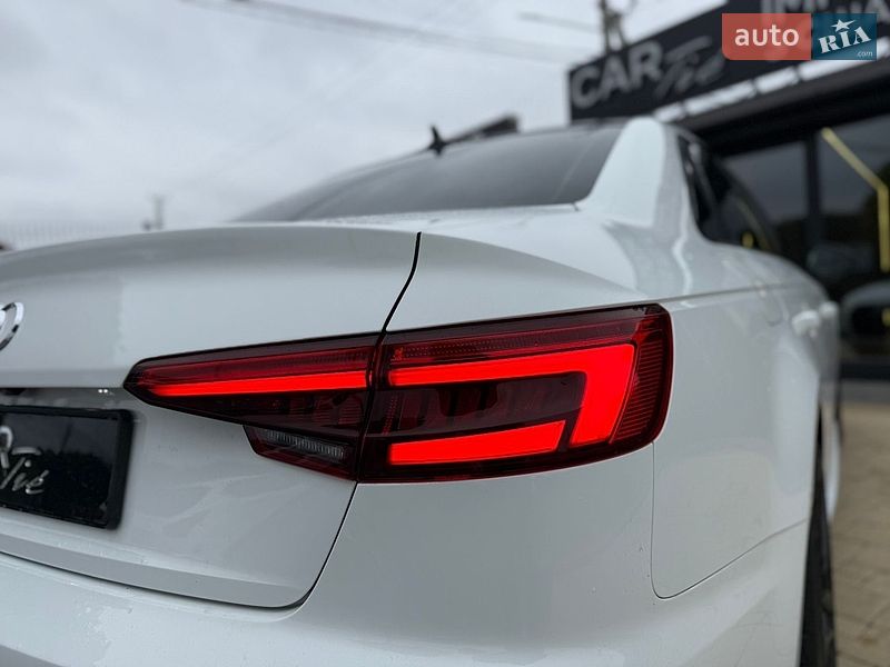 Седан Audi A4 2016 в Львові