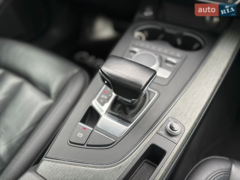 Седан Audi A4 2016 в Львові